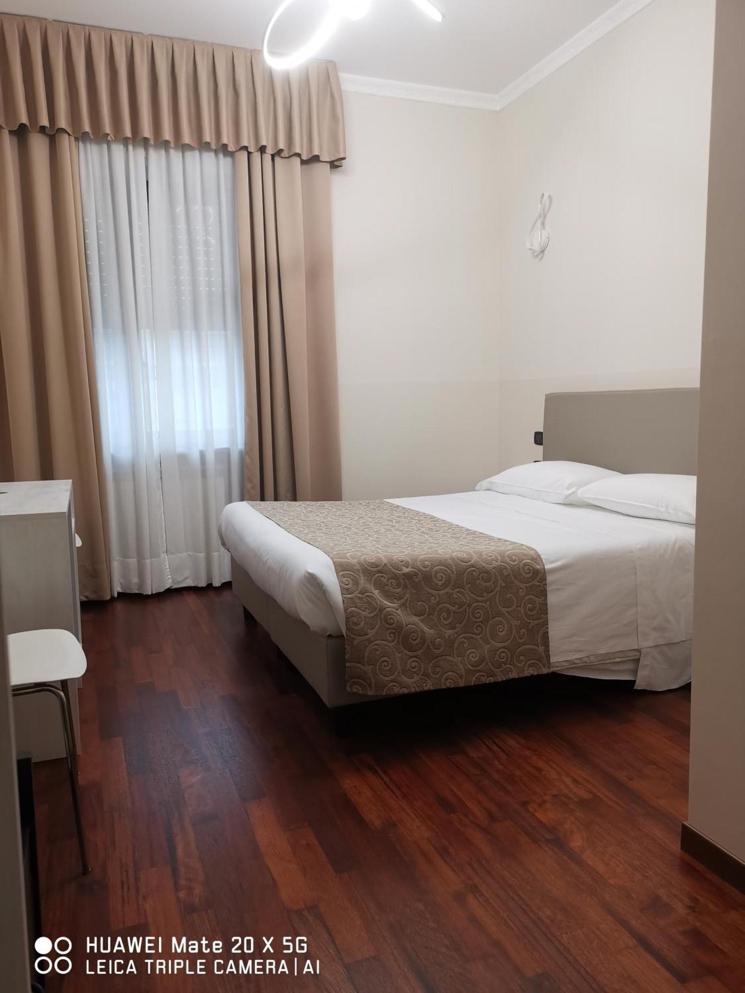 מילאנו Guesthouse Central Station Group - Via Sammartini 15 מראה חיצוני תמונה