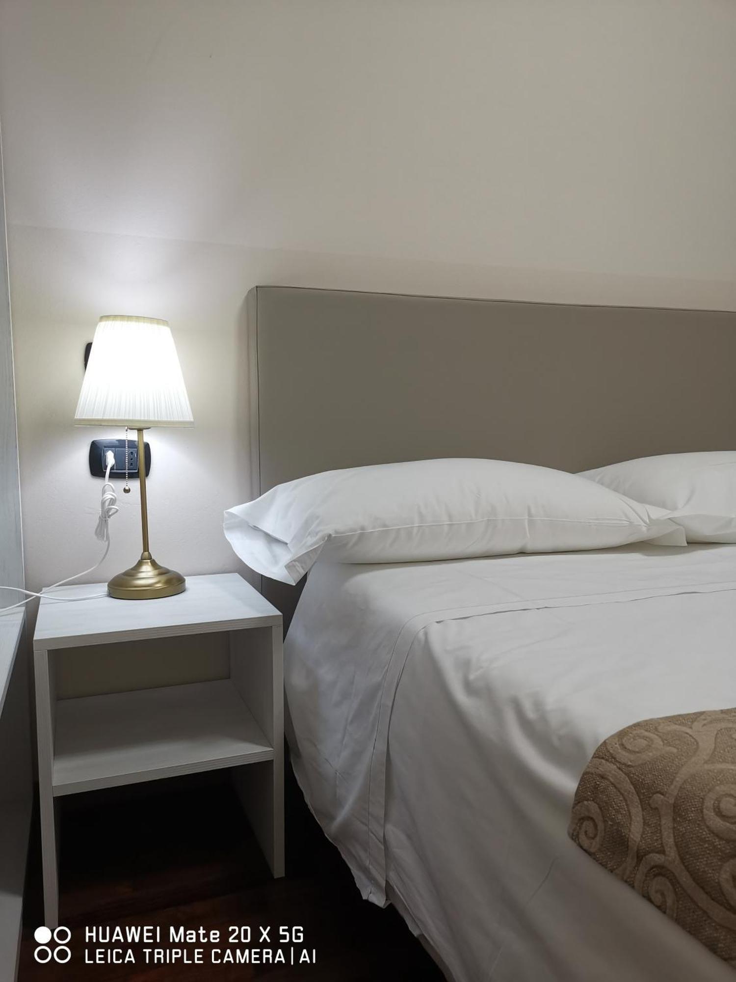 מילאנו Guesthouse Central Station Group - Via Sammartini 15 מראה חיצוני תמונה